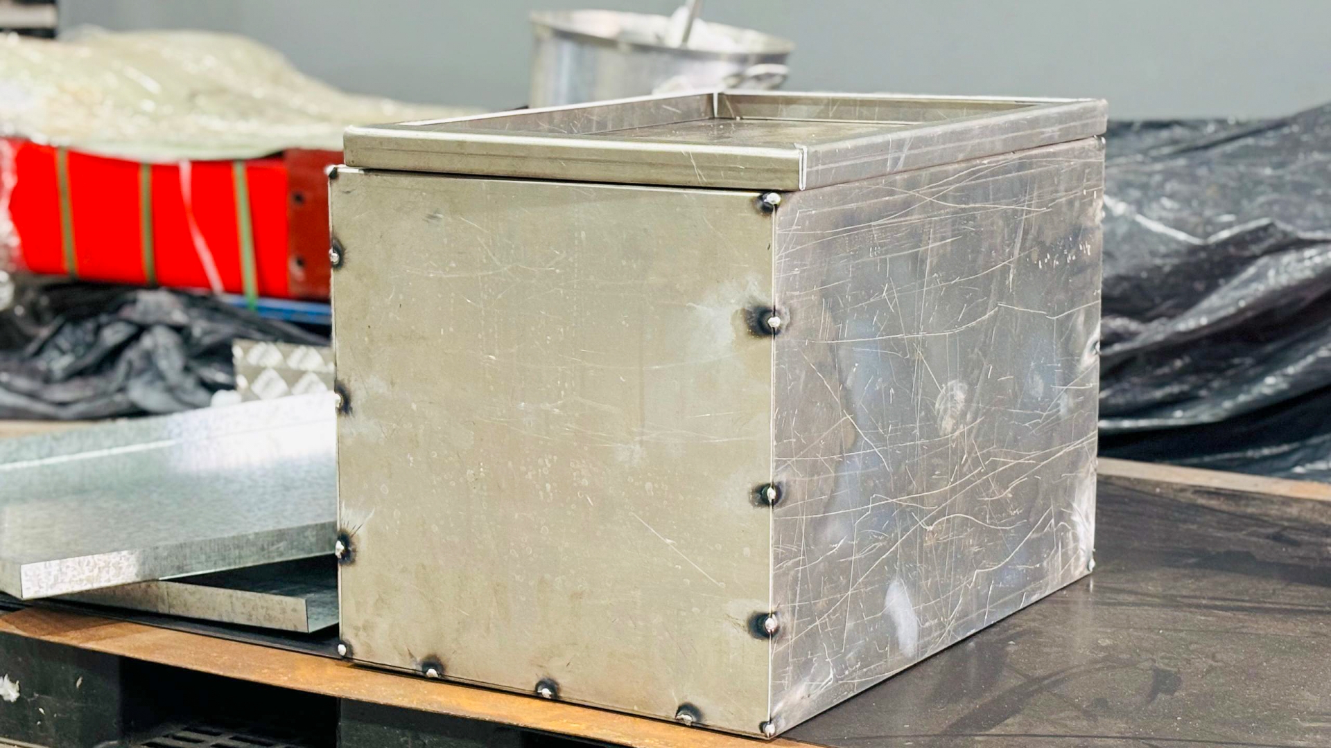 Caixa de ferramenta cortada em alumínio 3mm - <br />
<b>Notice</b>:  Undefined index: info in <b>/home2/alumiacd/public_html/site/templates_c/ee1b2b8c105c98b4aa41b871226a6020918db436_0.file.column.tpl.php</b> on line <b>1054</b><br />
<br />
<b>Notice</b>:  Trying to get property of non-object in <b>/home2/alumiacd/public_html/site/templates_c/ee1b2b8c105c98b4aa41b871226a6020918db436_0.file.column.tpl.php</b> on line <b>1054</b><br />
 | Alumiaço